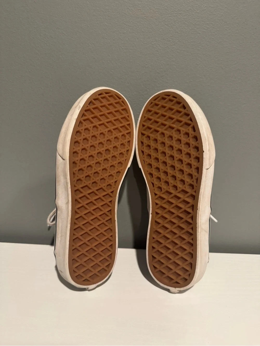Vans Kids Canvas Sneakers in Cream with Multicolor Stars